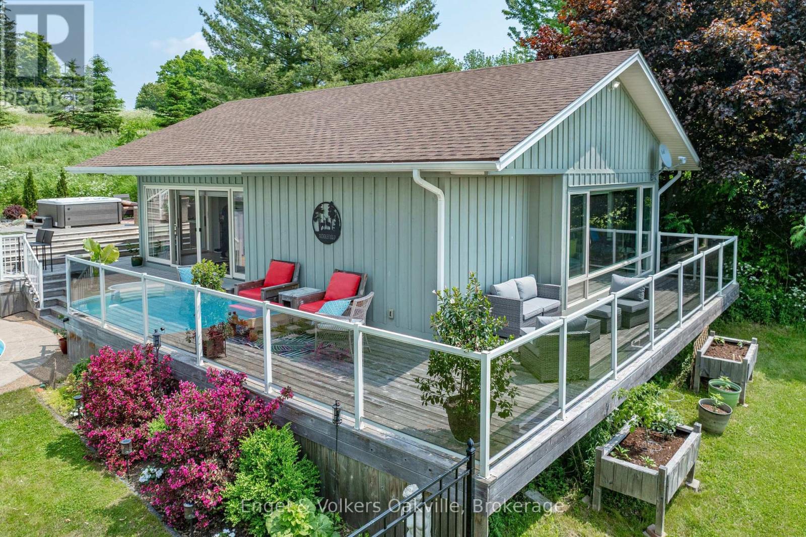 330 MOUNTSBERG ROAD - 24