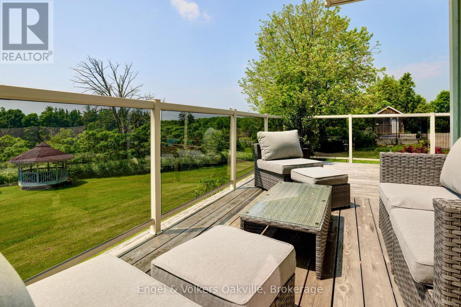 330 MOUNTSBERG ROAD - 26