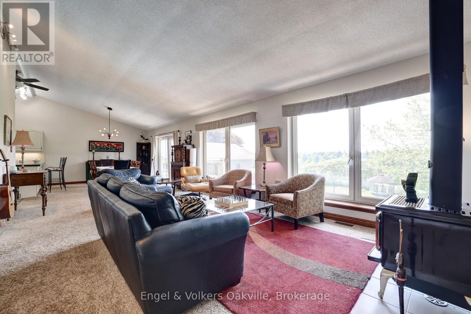 330 MOUNTSBERG ROAD - 7