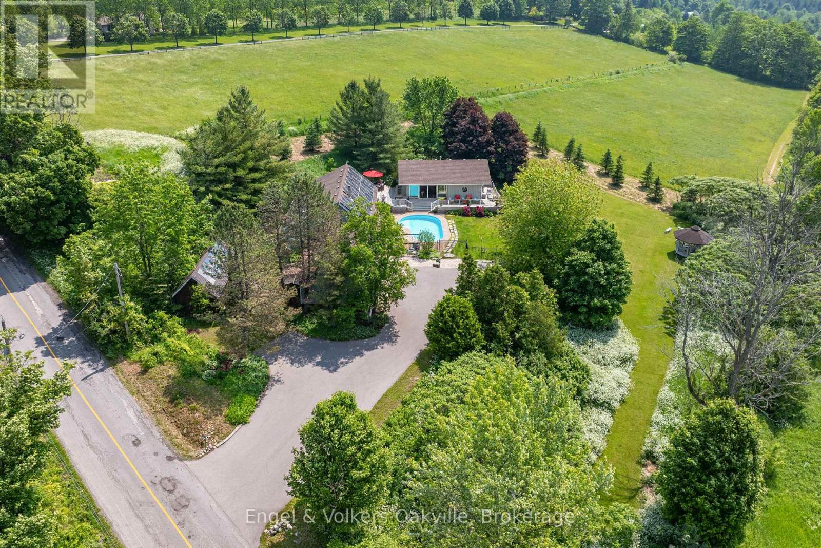 330 MOUNTSBERG ROAD - 44