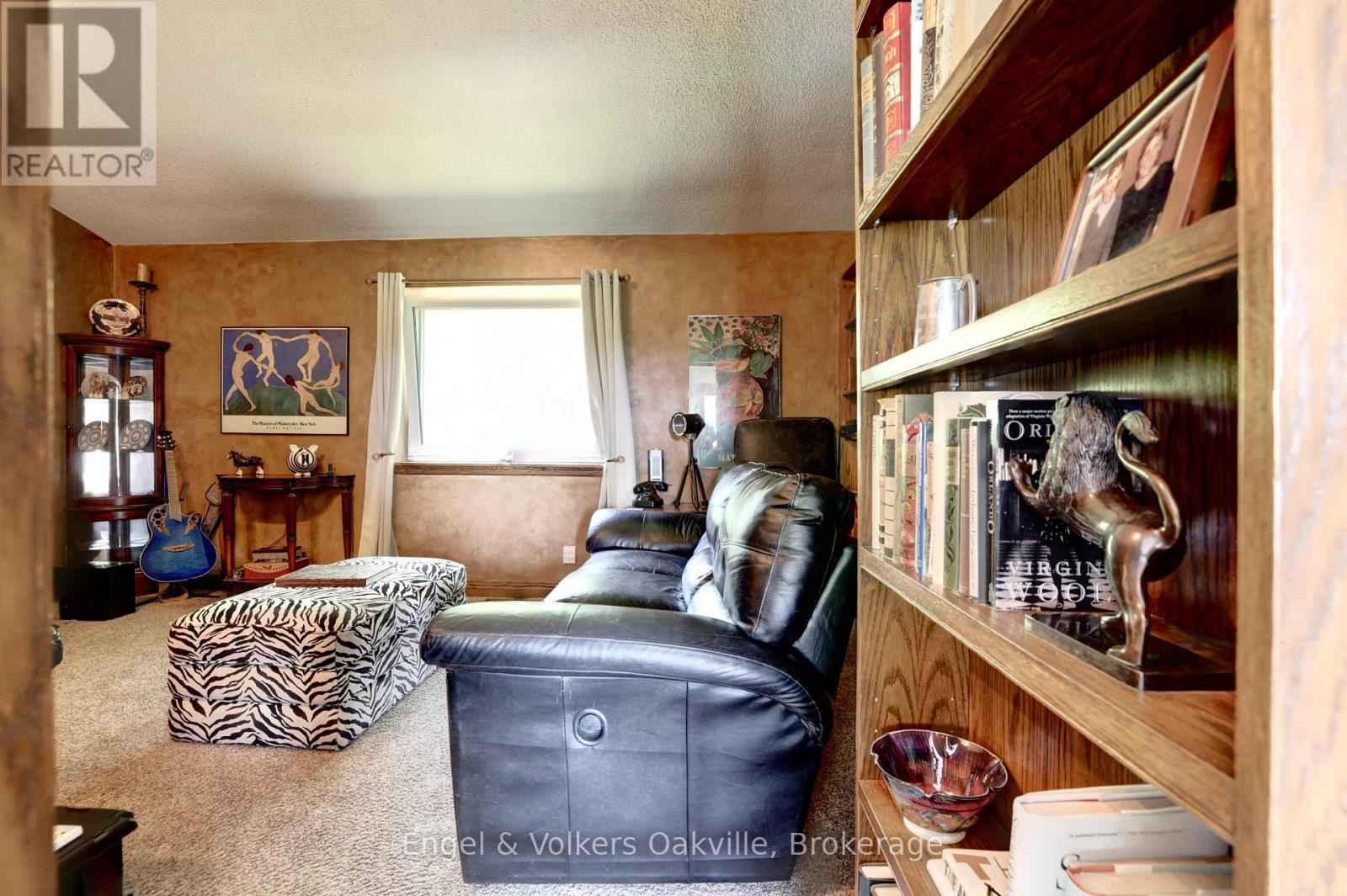 330 MOUNTSBERG ROAD - 9