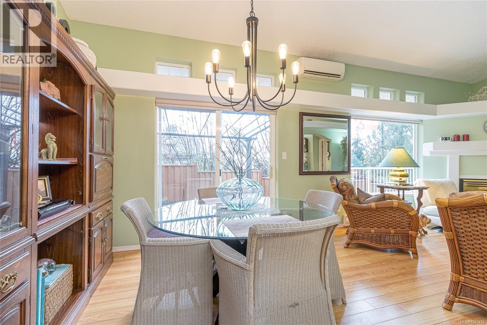 #38 9933 Chemainus Rd - 12