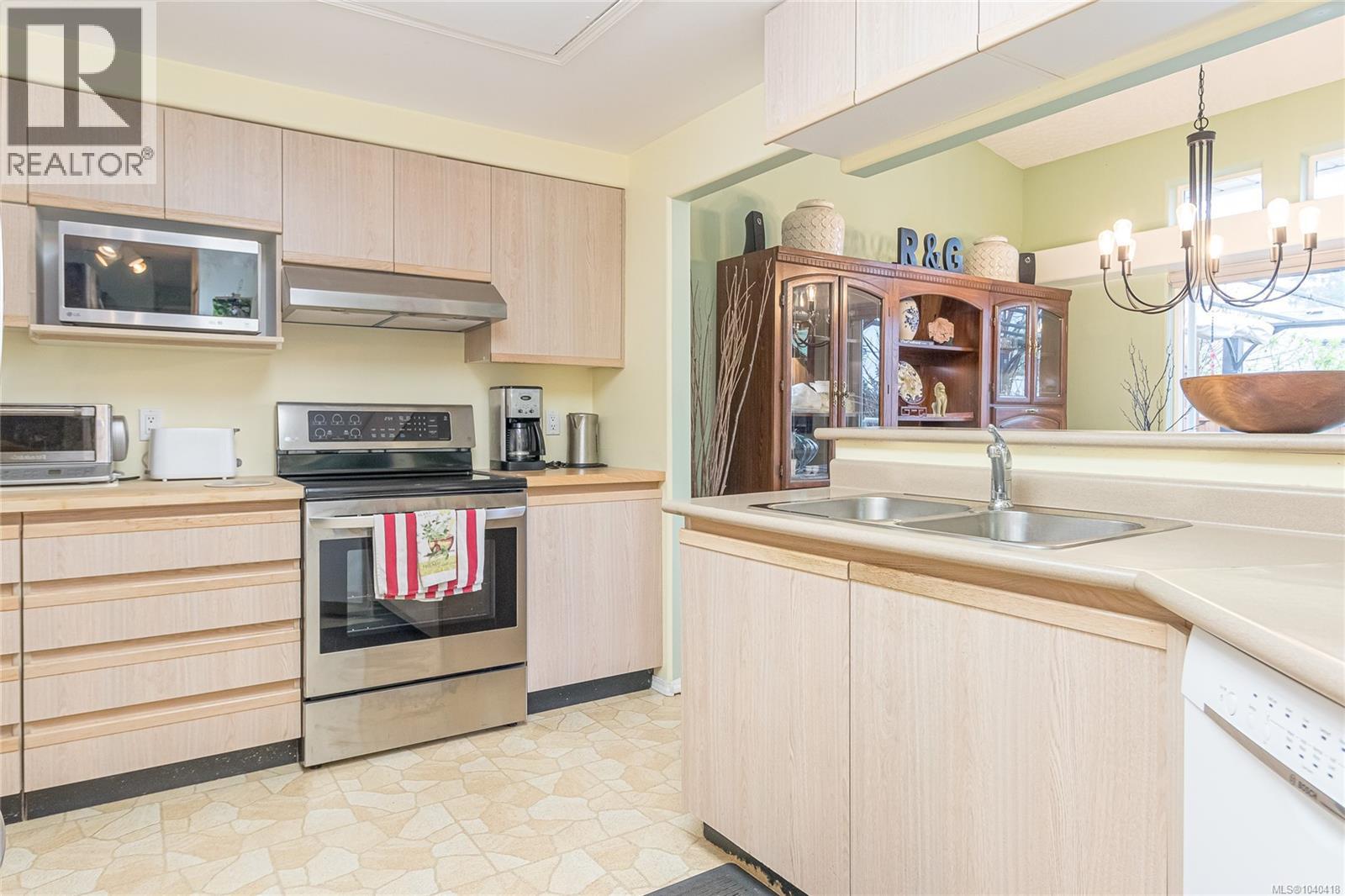 #38 9933 Chemainus Rd - 15