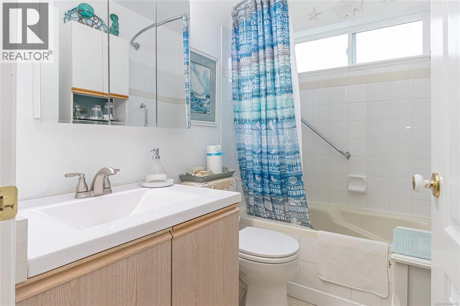 #38 9933 Chemainus Rd - 25