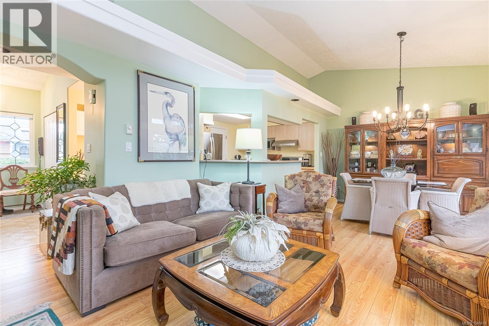 #38 9933 Chemainus Rd - 8
