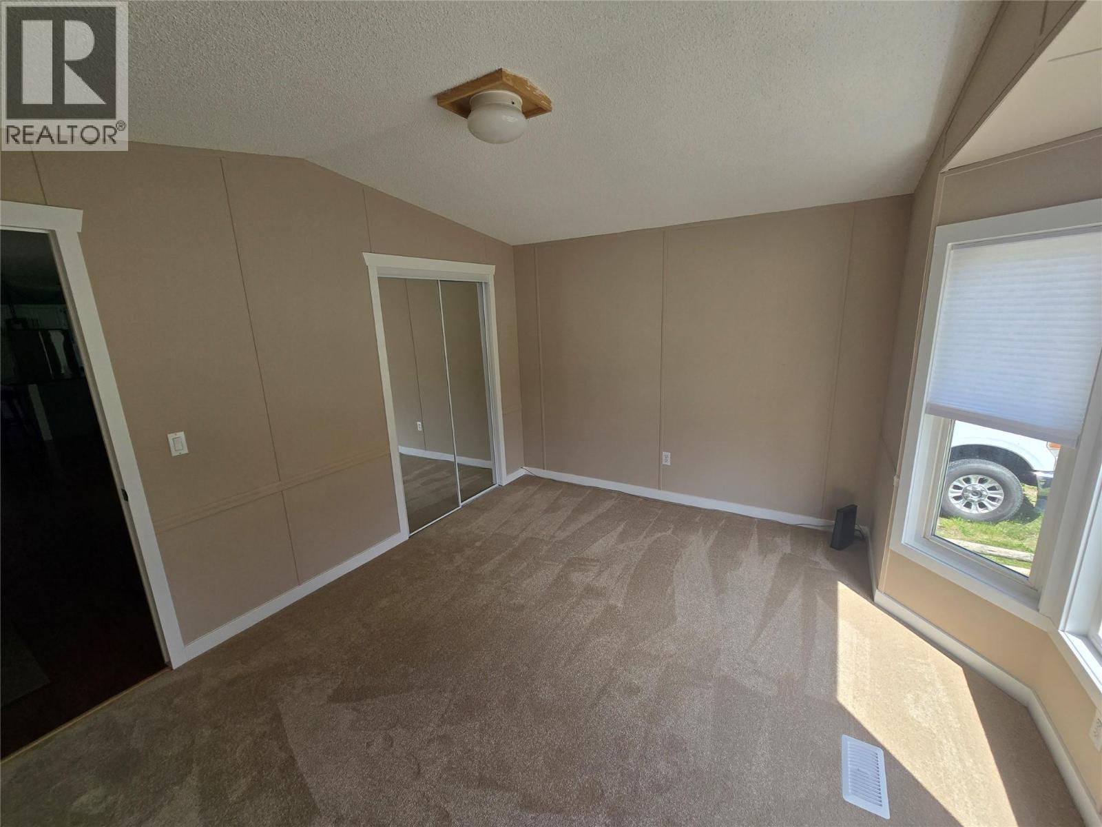 #4 851 Old N Thompson Highway - 22