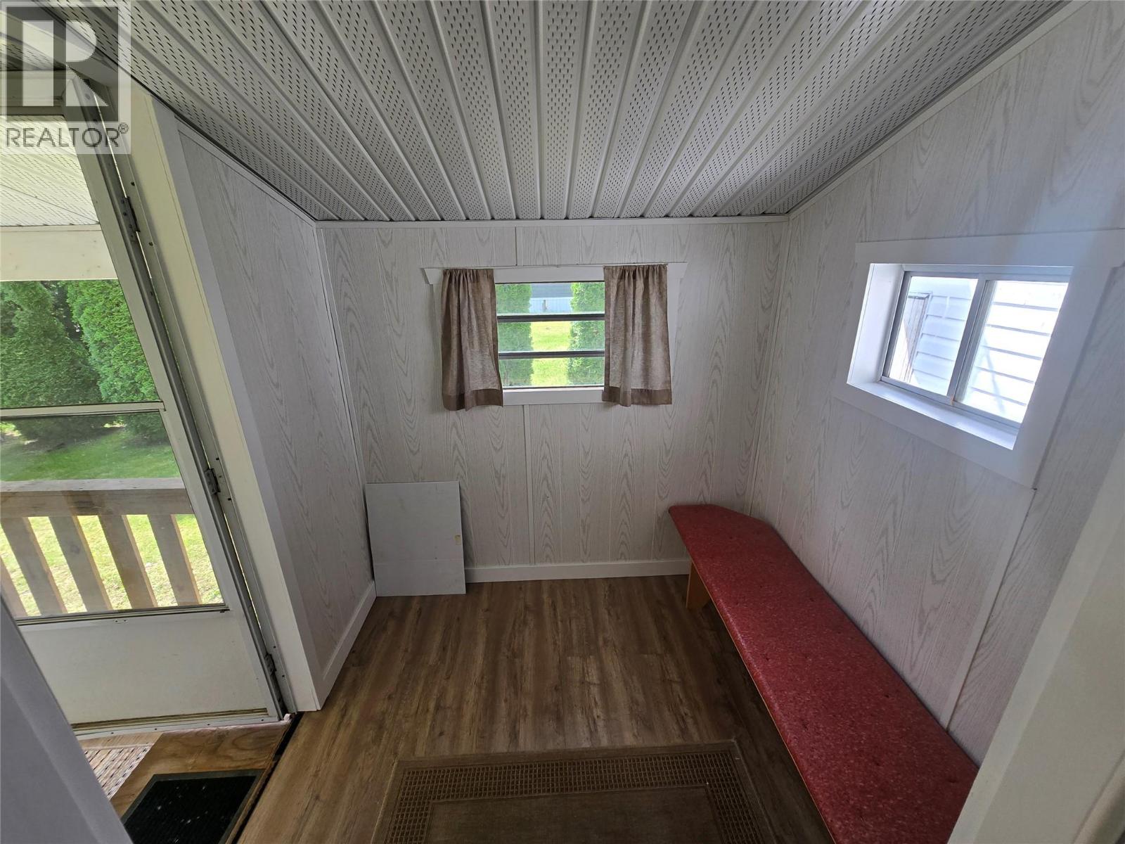 #4 851 Old N Thompson Highway - 21