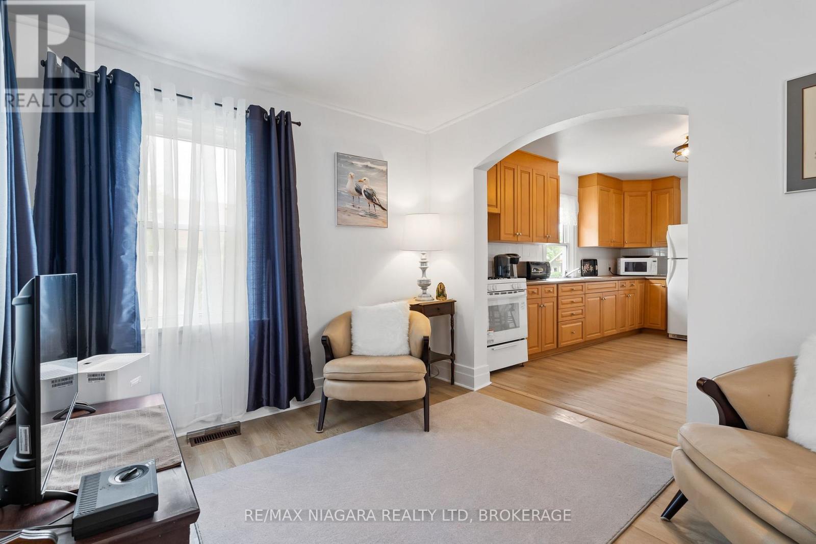 63 WILTON AVENUE - 11