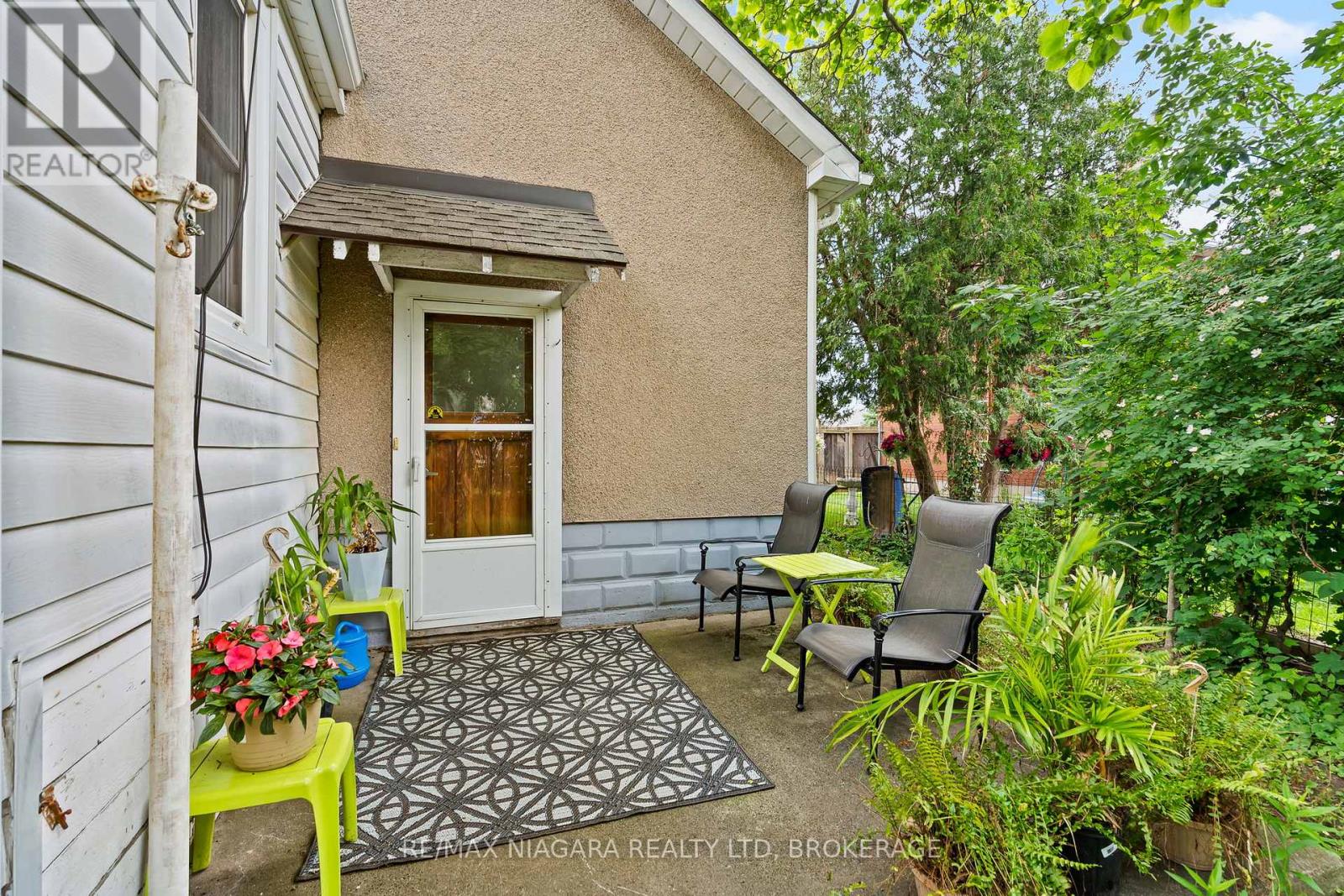 63 WILTON AVENUE - 24