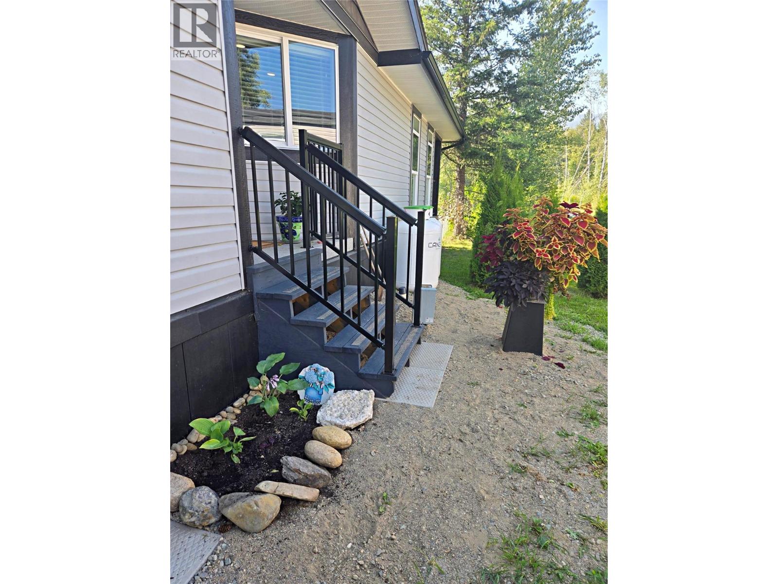 #25A 121 Ferry Road - 9