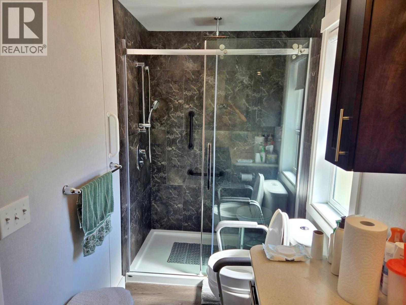 #25A 121 Ferry Road - 26