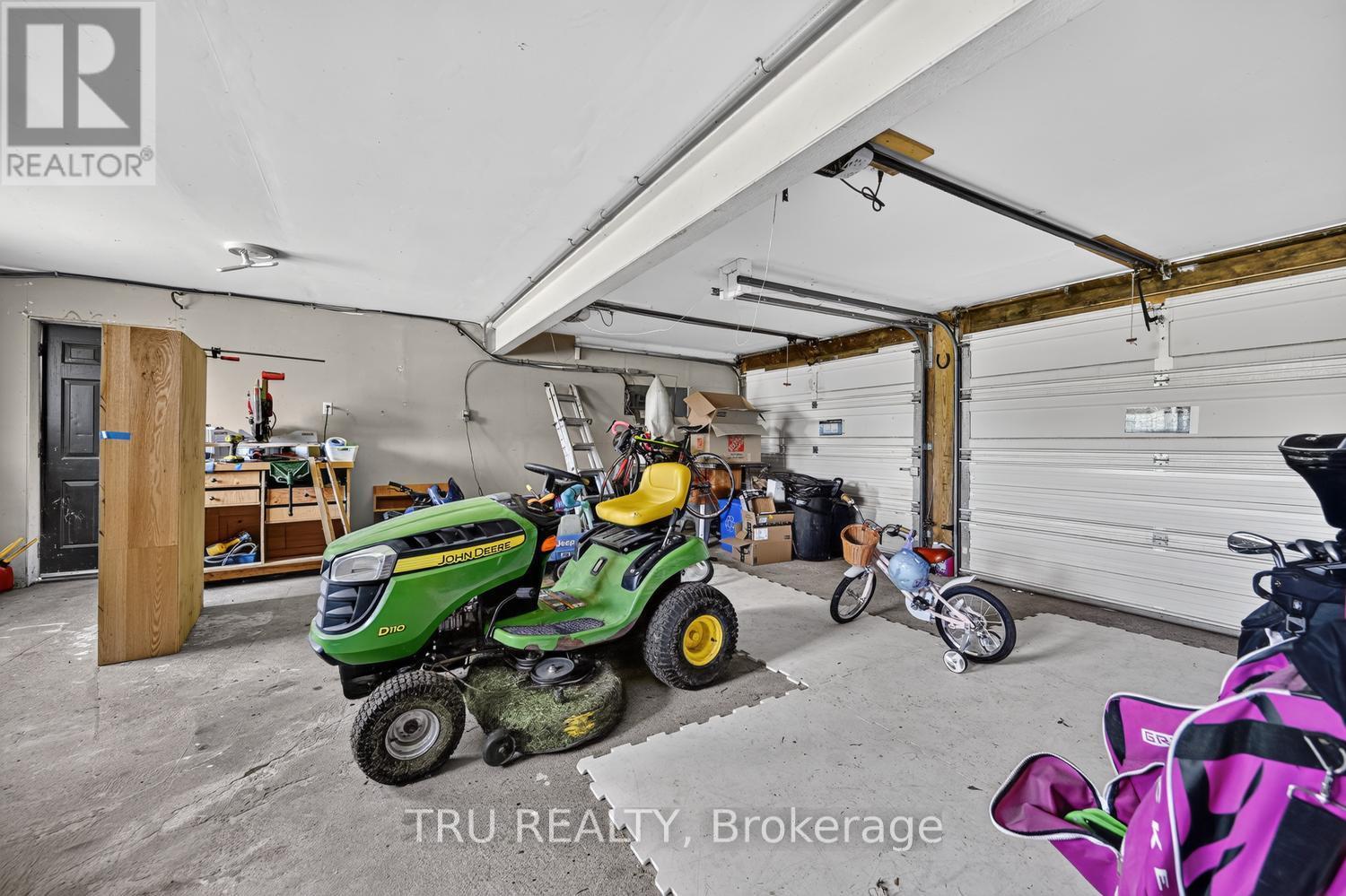 5 BROOKVIEW CRESCENT - 24