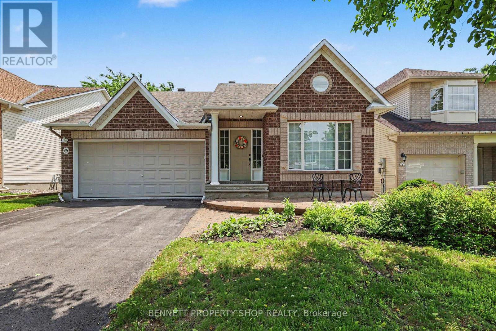 4 BURNSTEAD CRESCENT - 1
