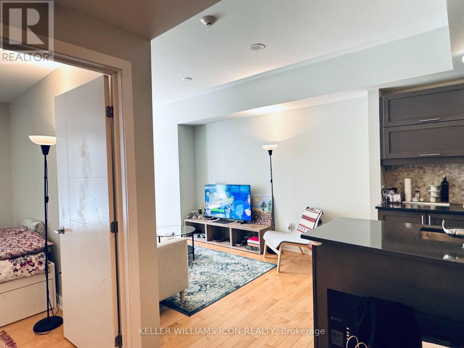 1 Bed, 1 Bath House for Rent in Ottawa – 301 – 40 NEPEAN STREET, Ottawa – MLS# X13464236 - Image 8