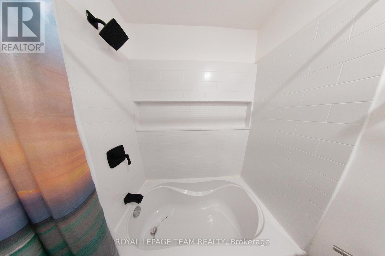 #44 3415 UPLANDS DRIVE - 34