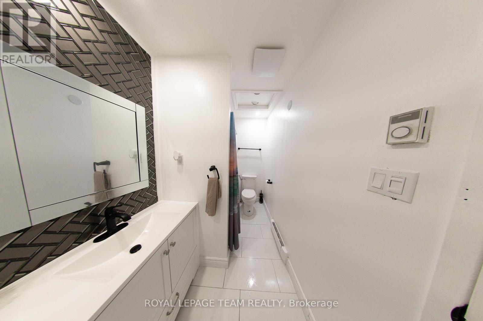 #44 3415 UPLANDS DRIVE - 35