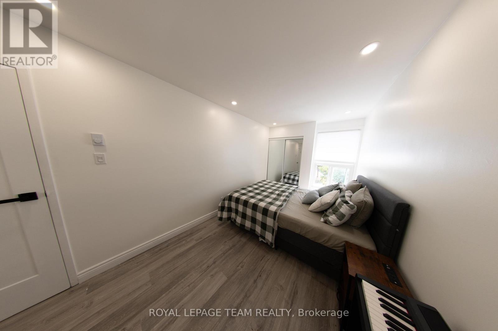#44 3415 UPLANDS DRIVE - 39