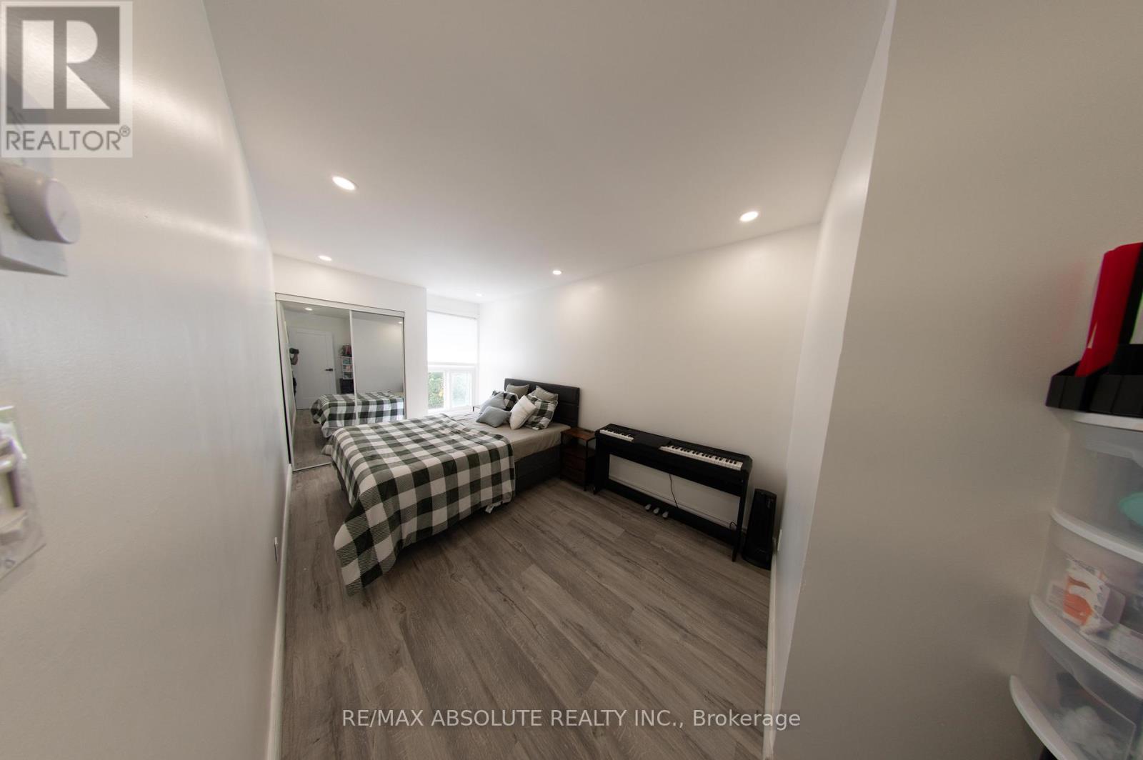 #44 3415 UPLANDS DRIVE - 41