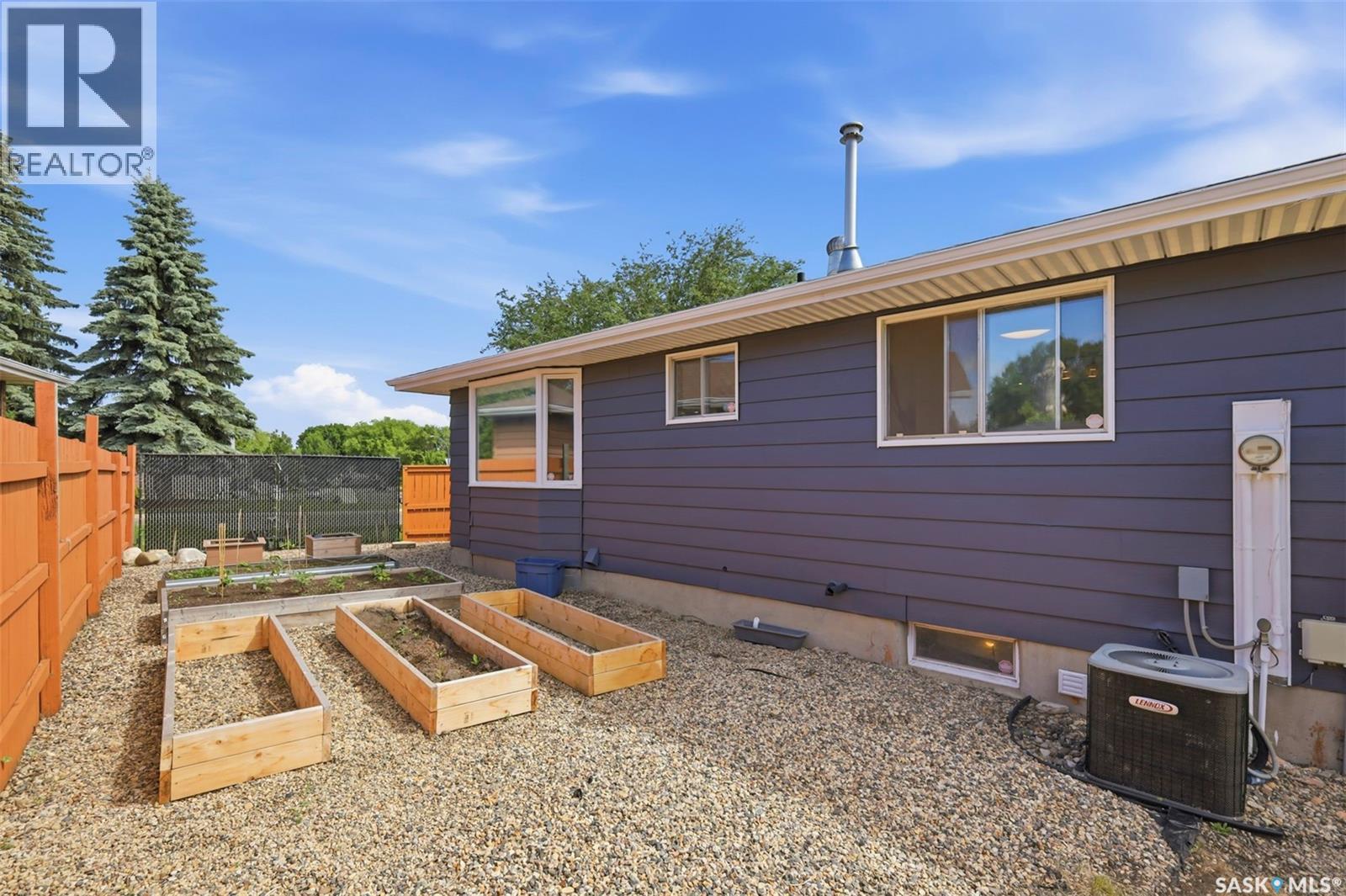 103 Appleby DRIVE — photo 32