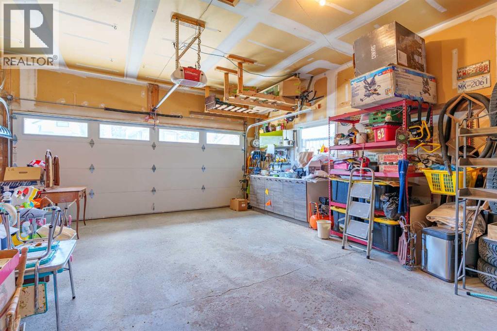 Large garage!