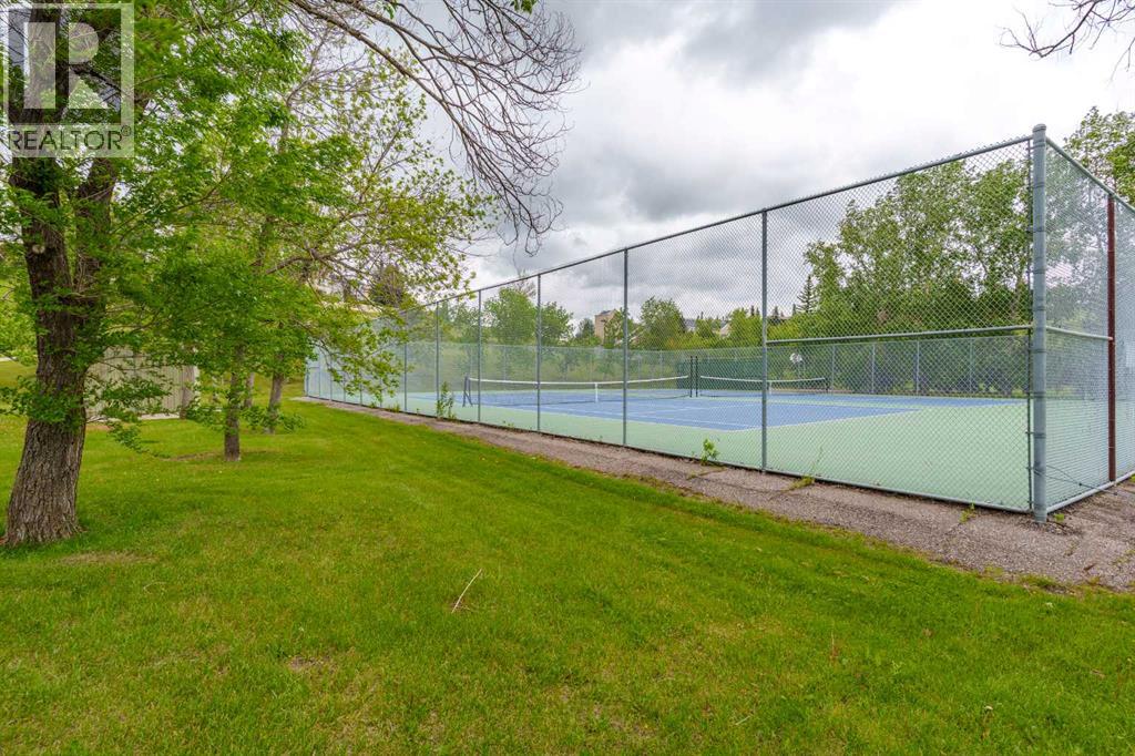 Tennis courts close by!