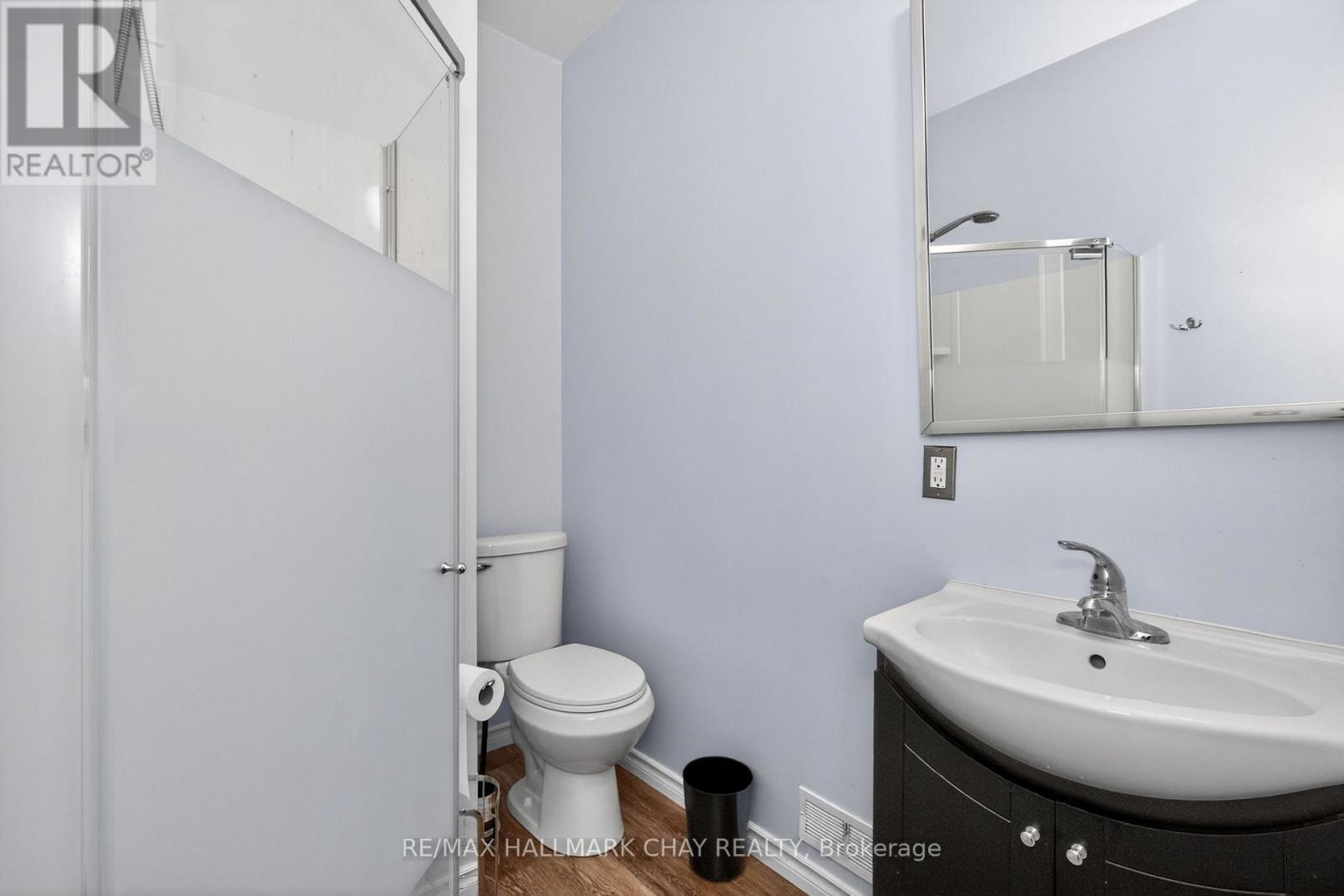 371 BARRIE ROAD - 13