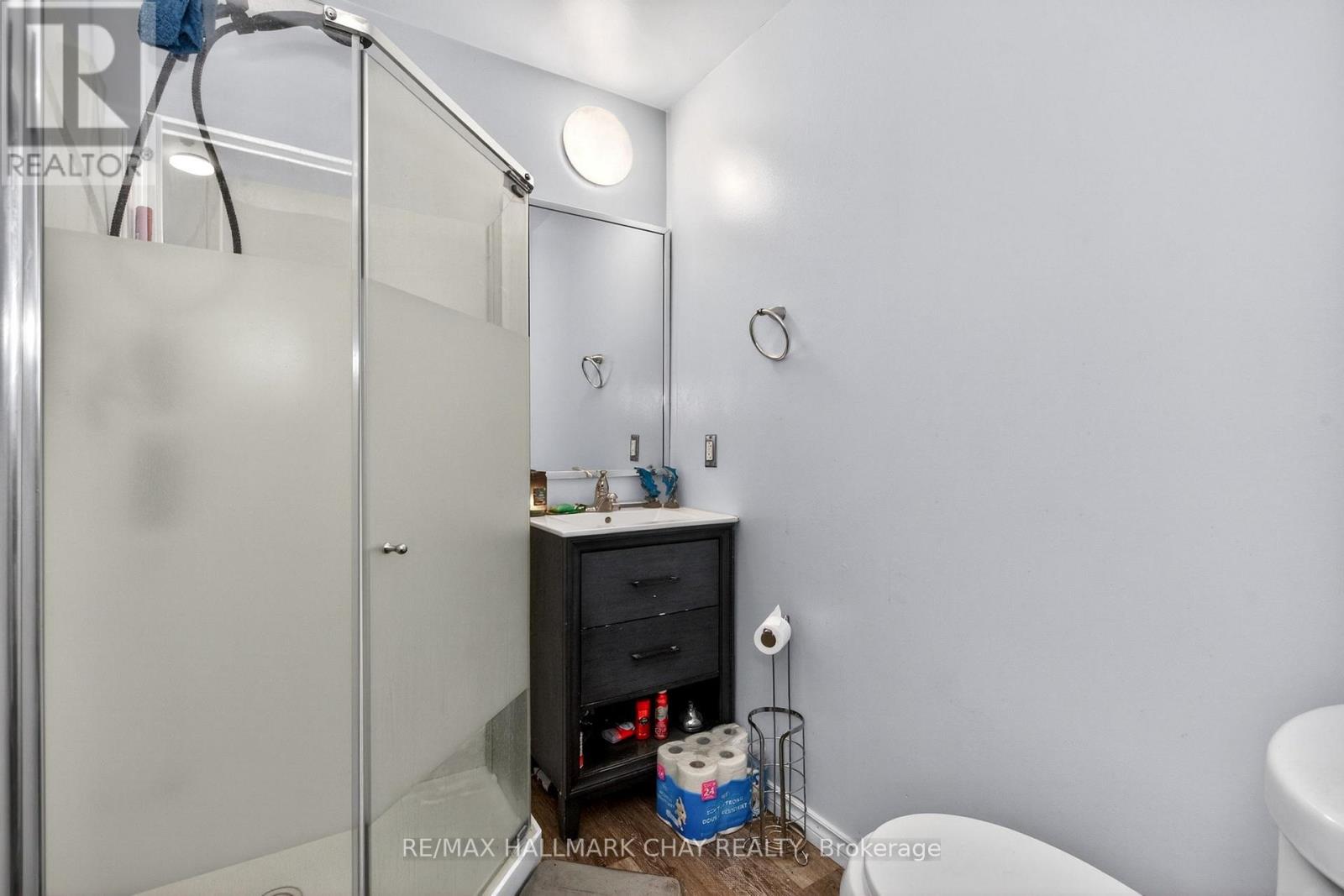 371 BARRIE ROAD - 15