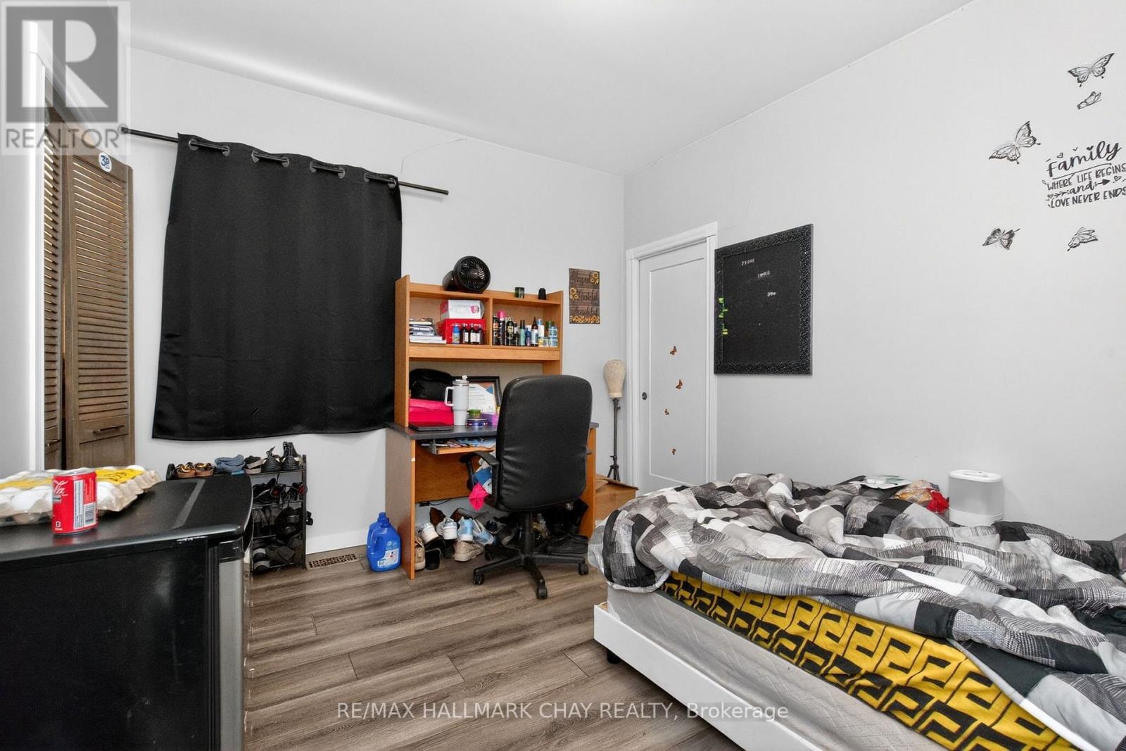 371 BARRIE ROAD - 24