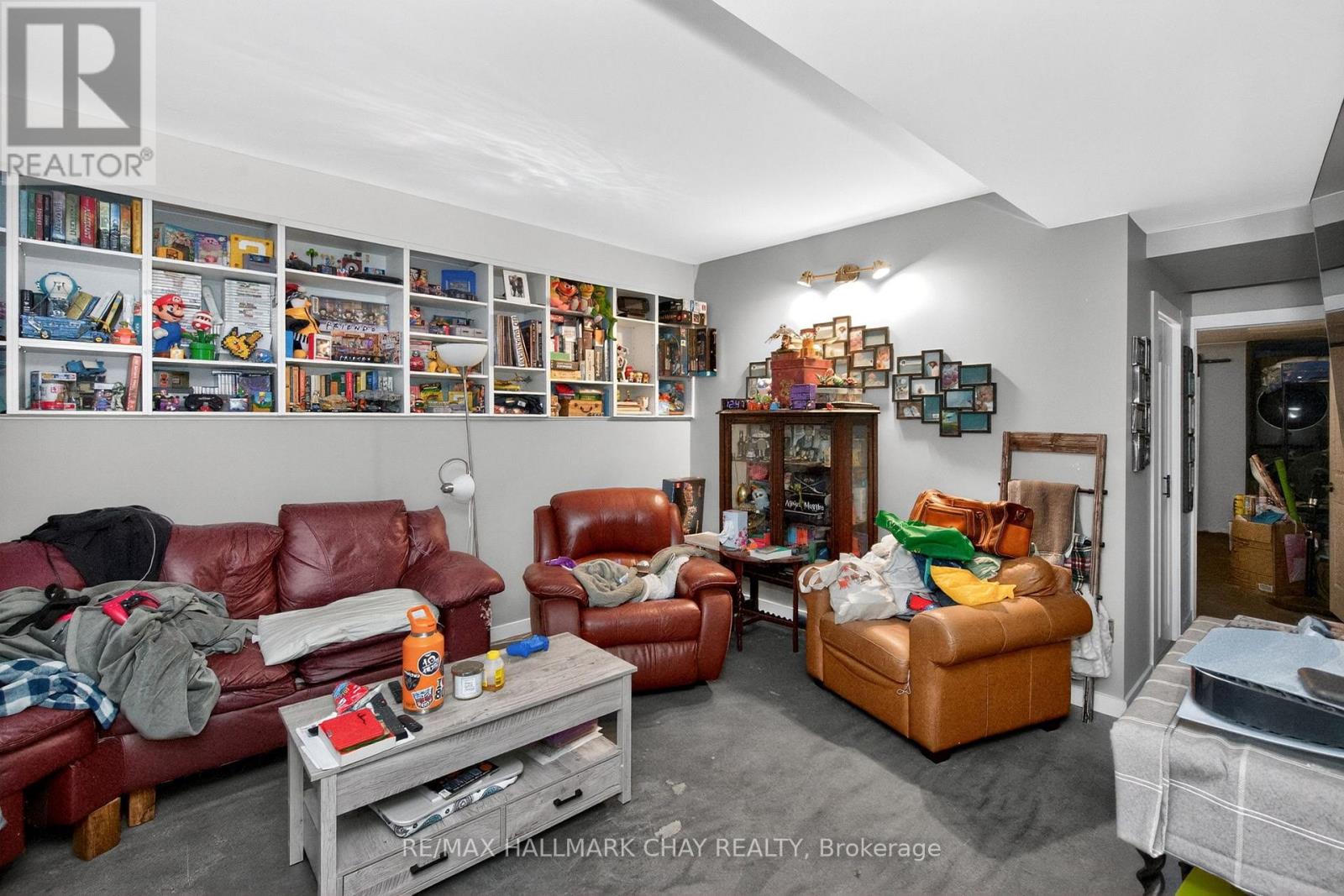 371 BARRIE ROAD - 27