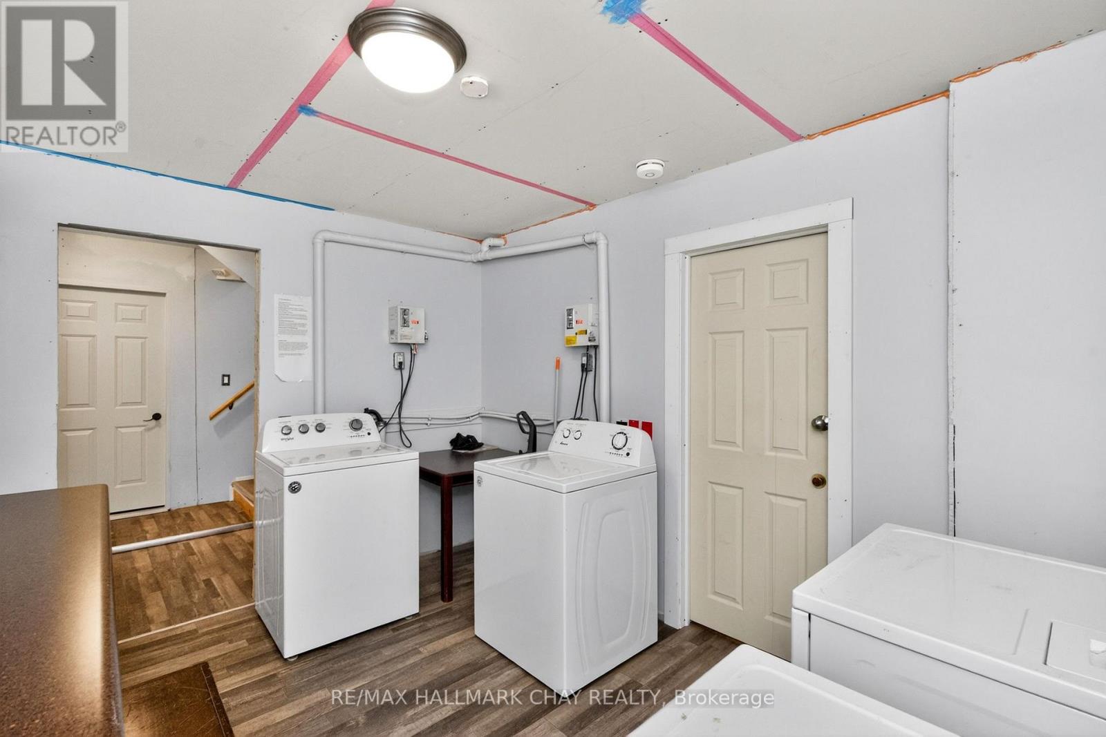 371 BARRIE ROAD - 30