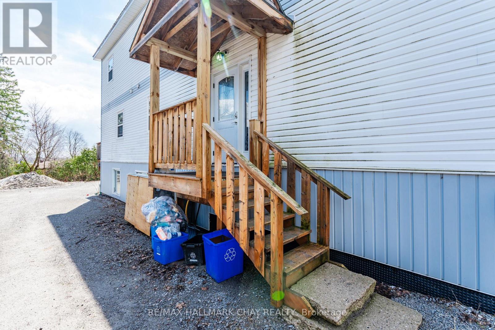 371 BARRIE ROAD - 35