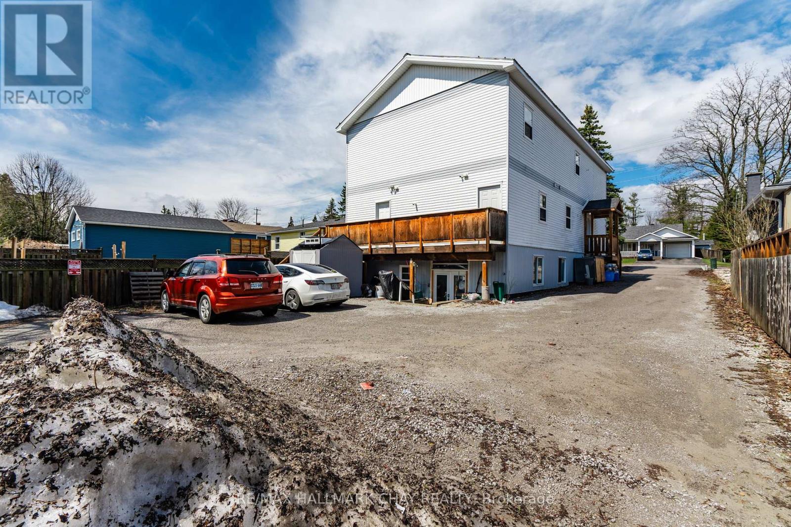 371 BARRIE ROAD - 39