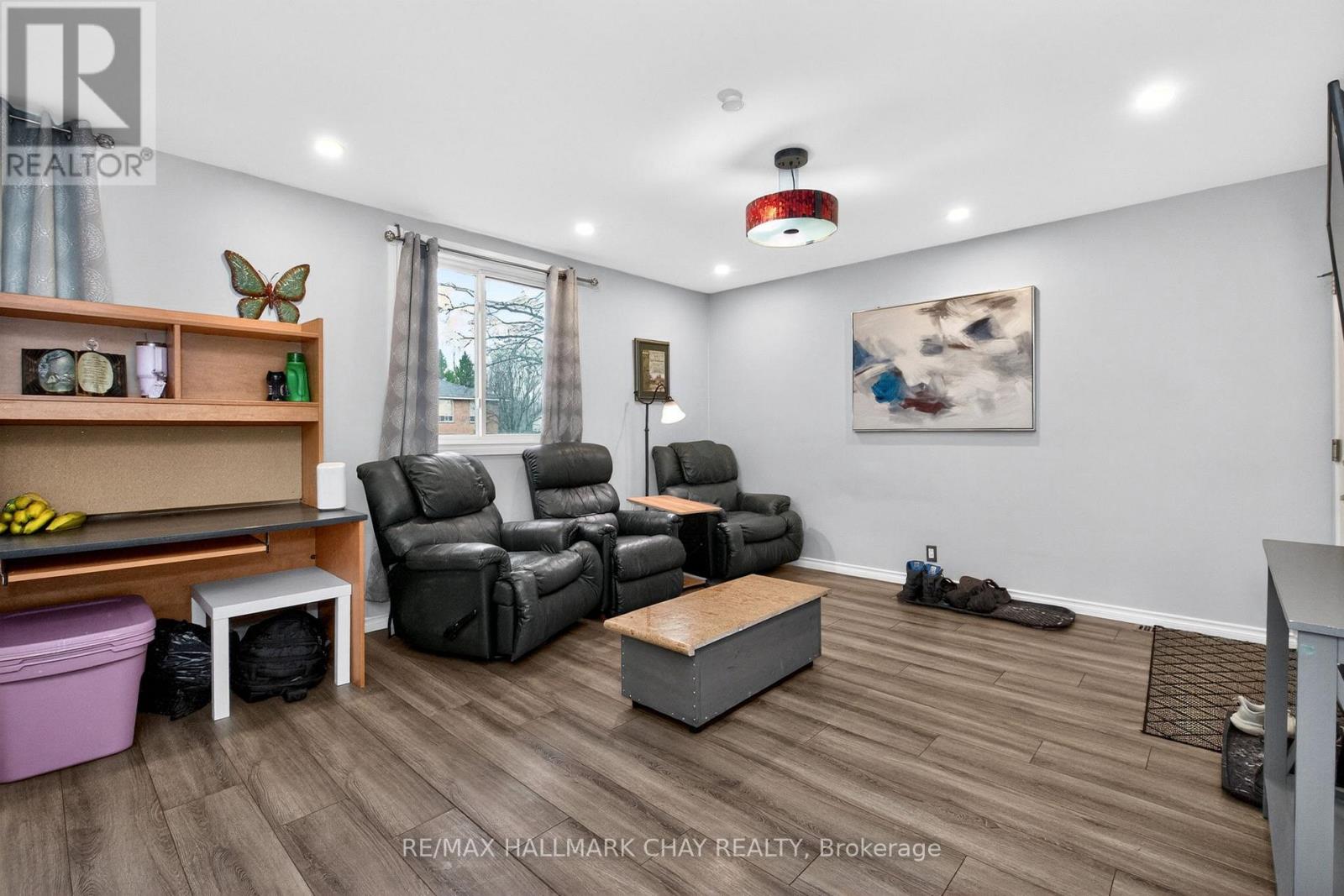 371 BARRIE ROAD - 5