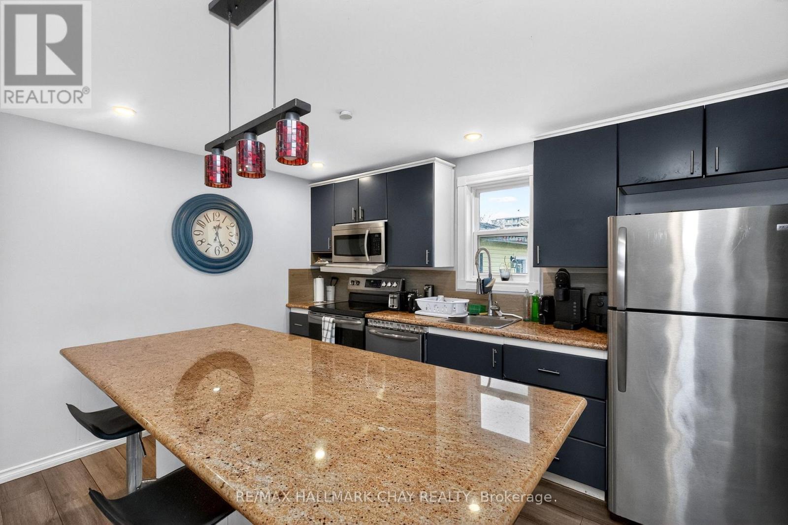 371 BARRIE ROAD - 7