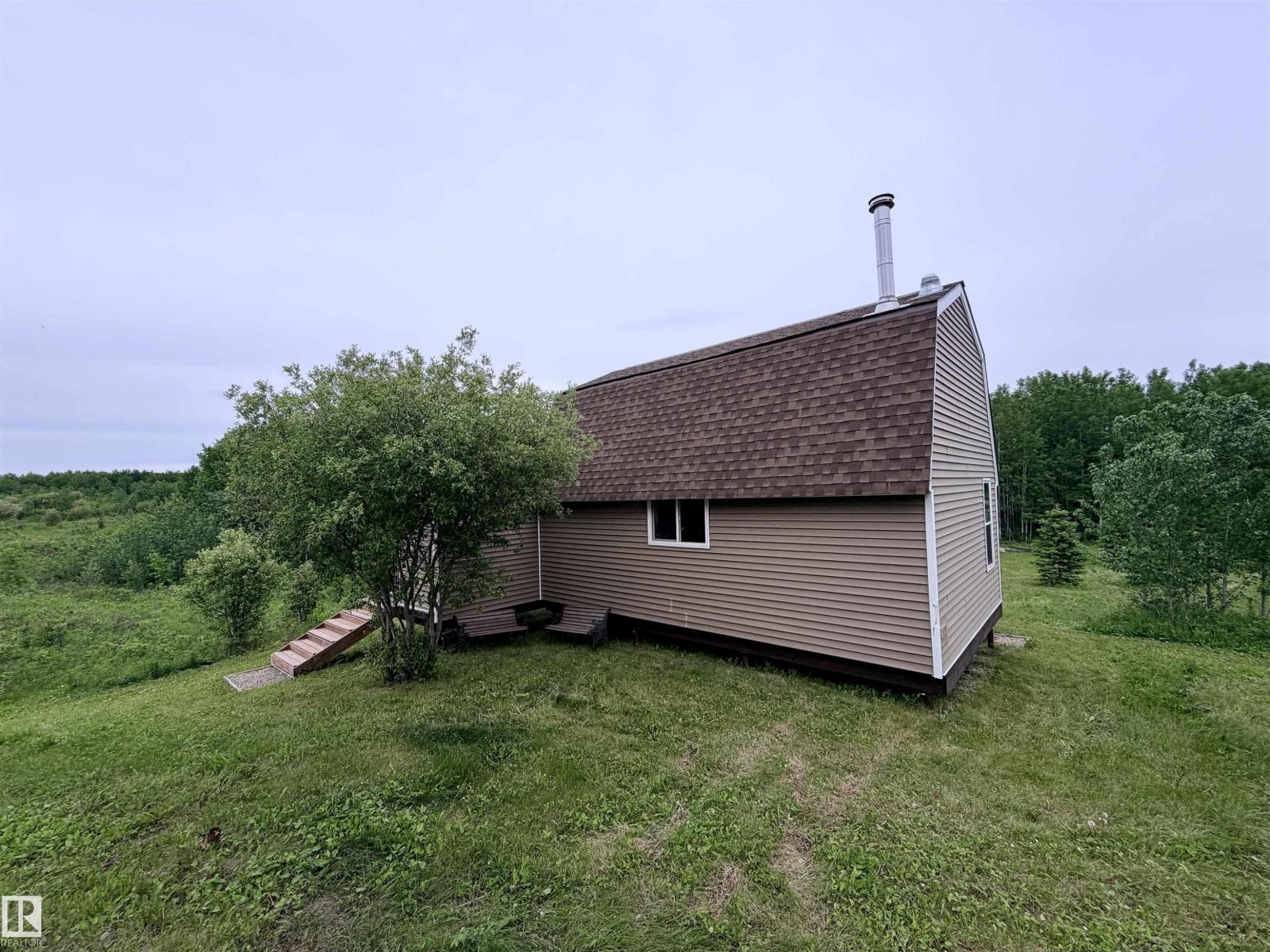 SE 30-61-11-W4 — photo 30