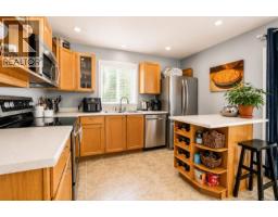 Kitchen - 2162 Stelly's Cross Rd, Central Saanich, BC V8M1M3 Photo 7