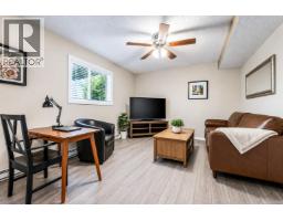 2162 Stelly's Cross Rd, Central Saanich, BC V8M1M3 Photo 18
