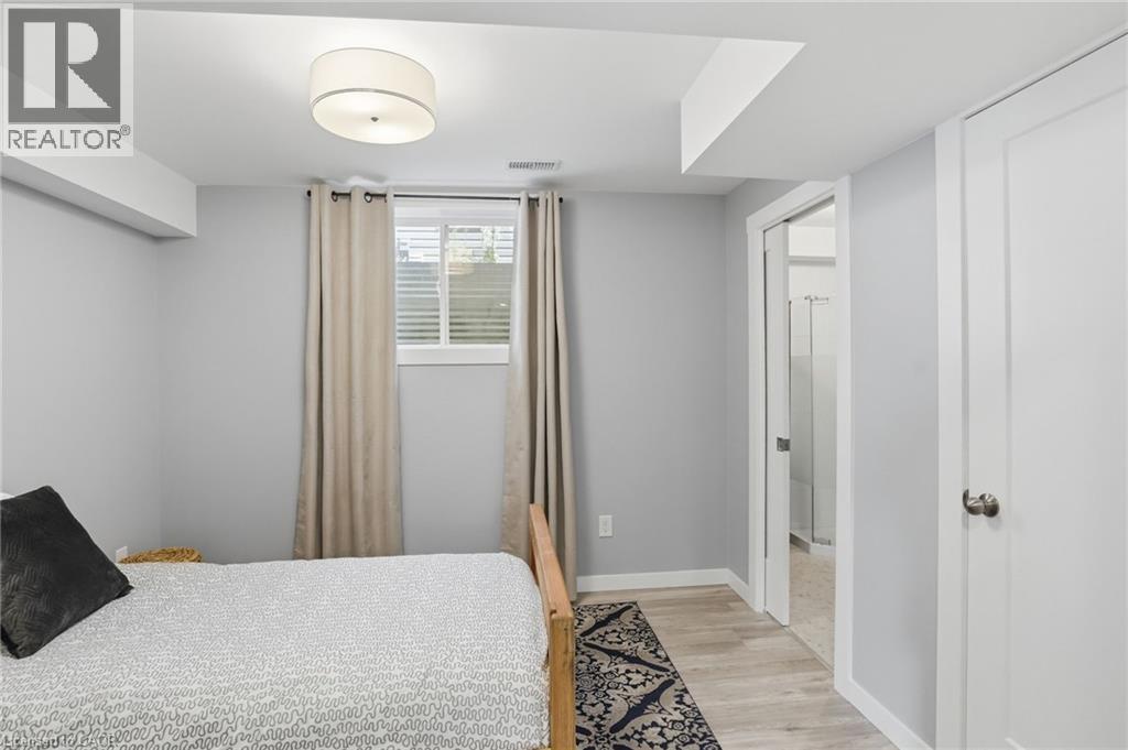 4-bedroom home for sale at 1 BAWCUTT Crescent, Paris ON · photo 37 of 50