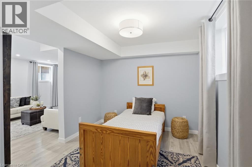 4-bedroom home for sale at 1 BAWCUTT Crescent, Paris ON · photo 38 of 50