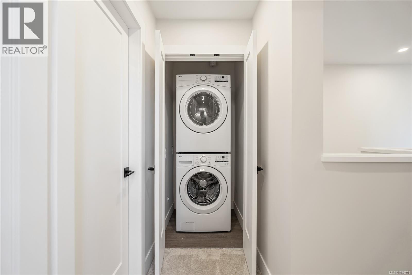 #1 921 Dale St - 37