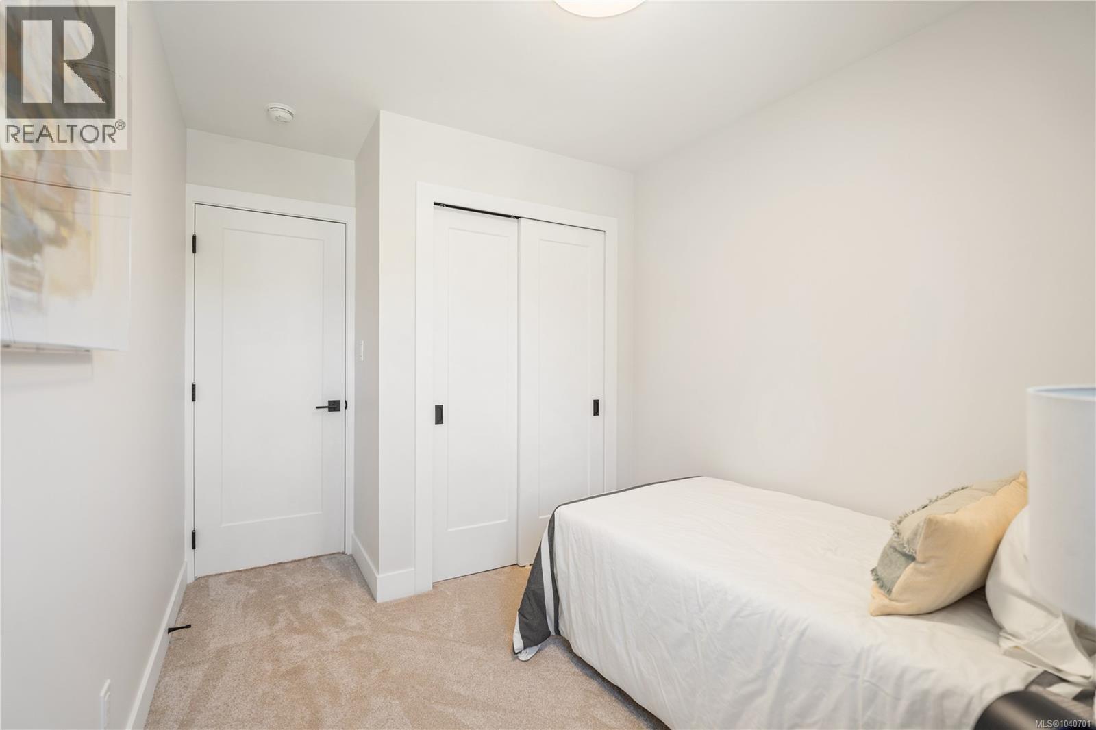 #1 921 Dale St - 33