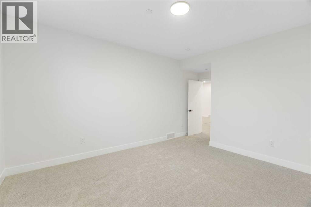 290 Muirfield Crescent - 29