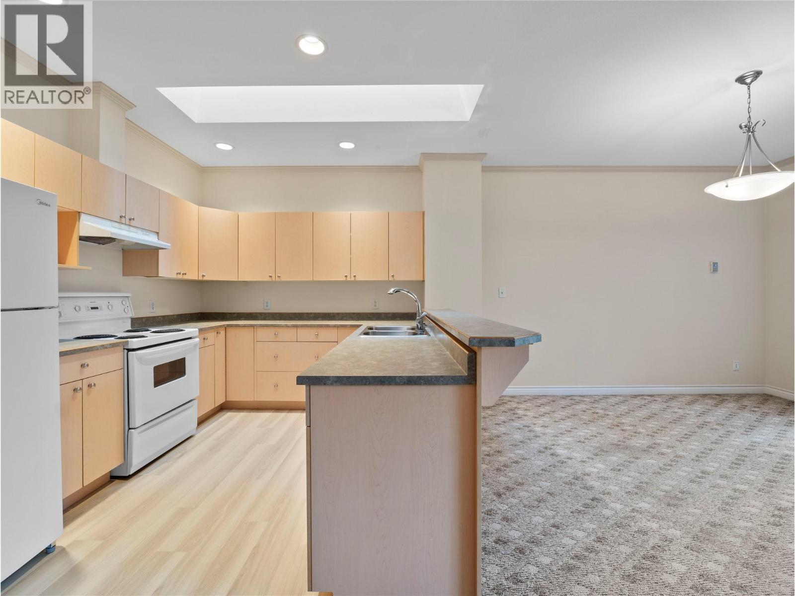 #7 680 Marine Park Drive NE - 7
