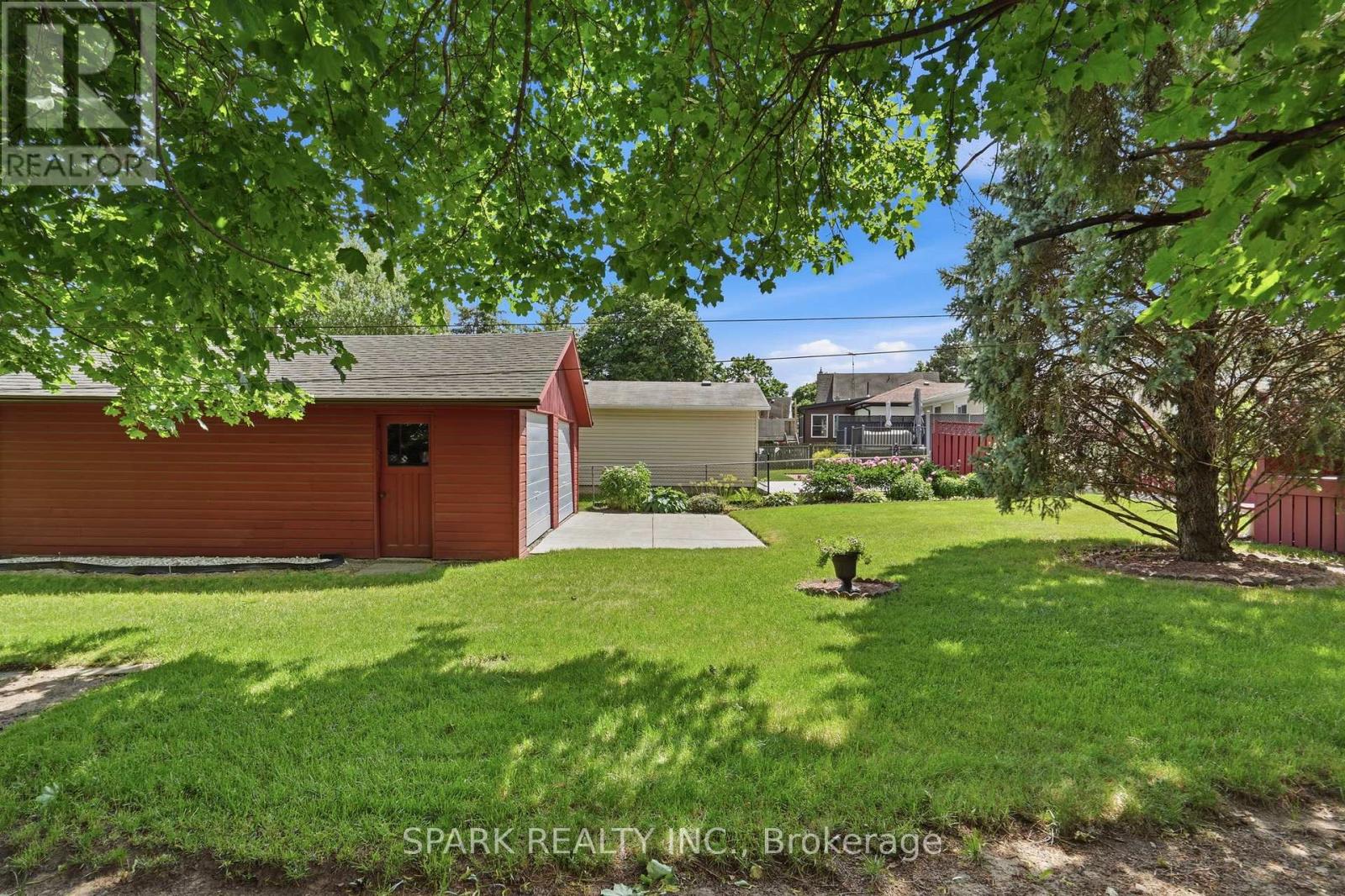 416 DELREX BOULEVARD - 27