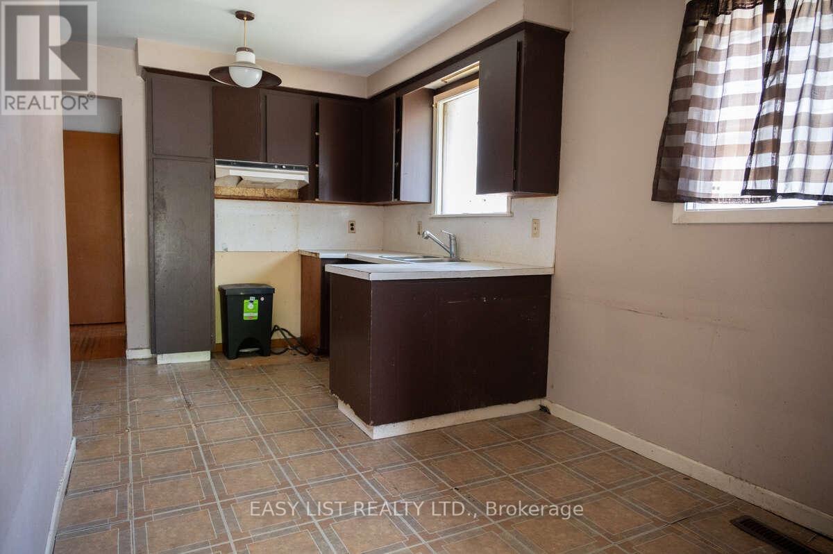1574 NORTHMOUNT AVENUE - 13