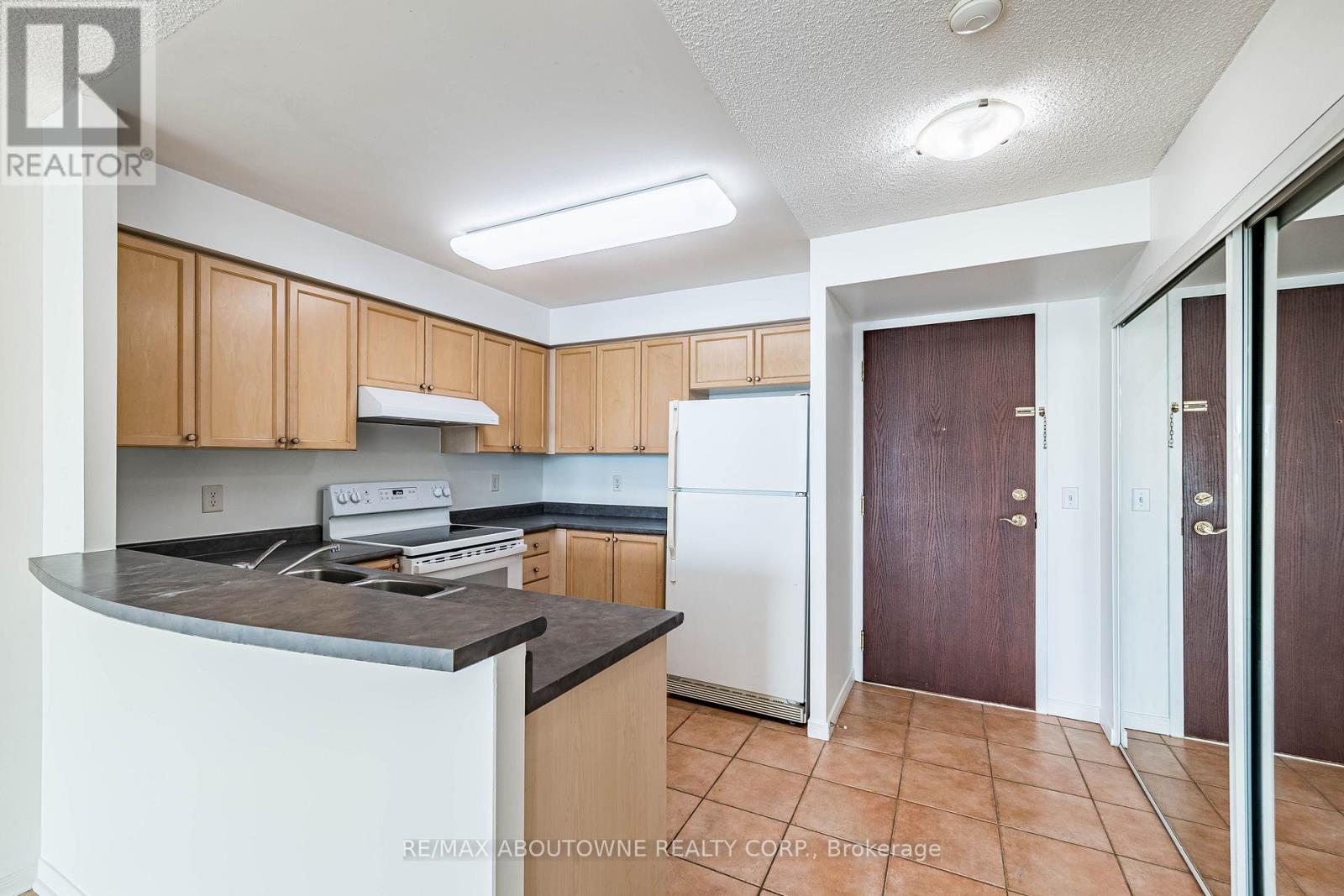 #1102 2585 ERIN CENTRE BOULEVARD - 12
