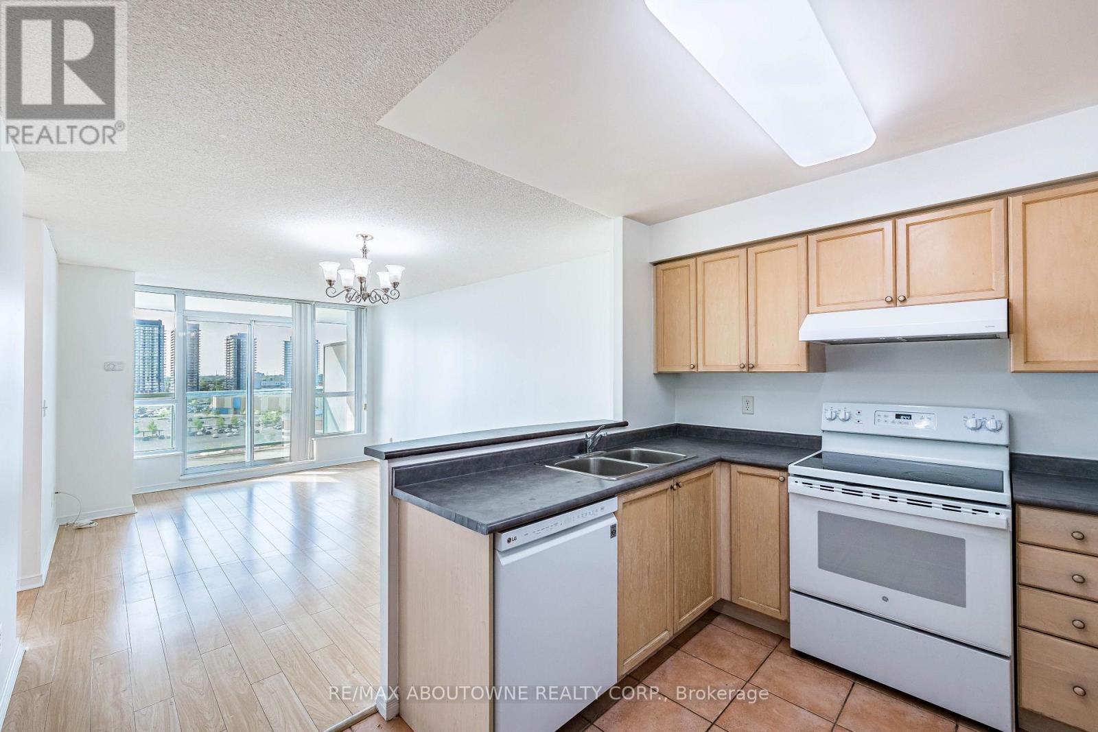 #1102 2585 ERIN CENTRE BOULEVARD - 13