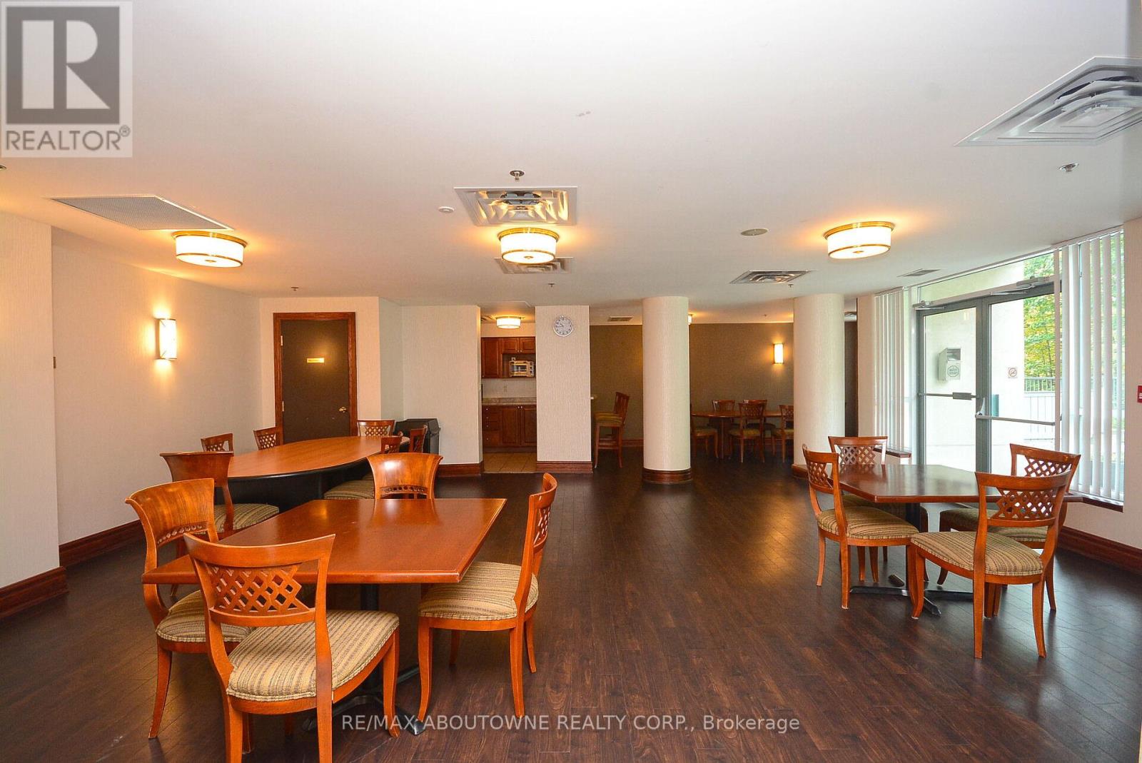 #1102 2585 ERIN CENTRE BOULEVARD - 45