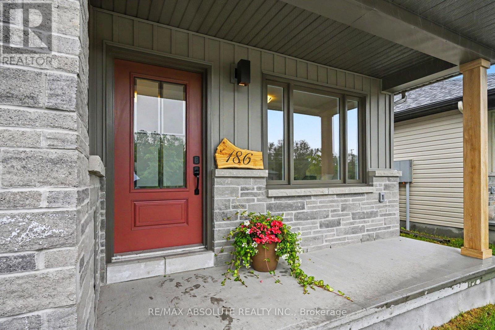 3 Bed, 3 Bath House for Sale in Arnprior – 186 SEABERT DRIVE, Arnprior – MLS# X13464426 - Image 3