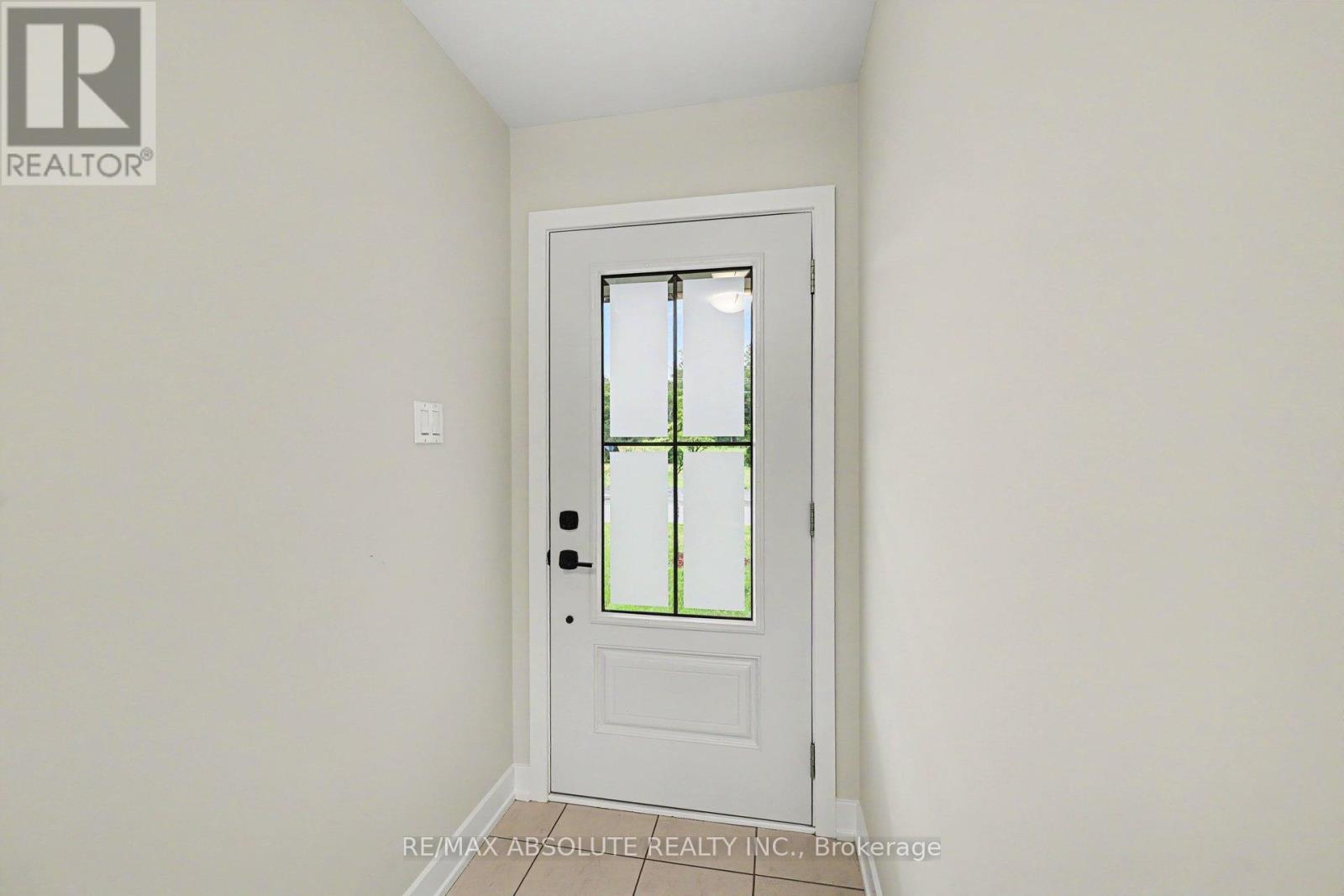 3 Bed, 3 Bath House for Sale in Arnprior – 186 SEABERT DRIVE, Arnprior – MLS# X13464426 - Image 4